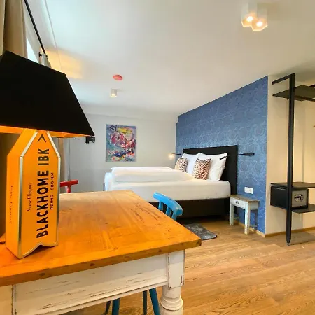 Blackhome Vintage Centre I Contactless Check-in * Innsbruck